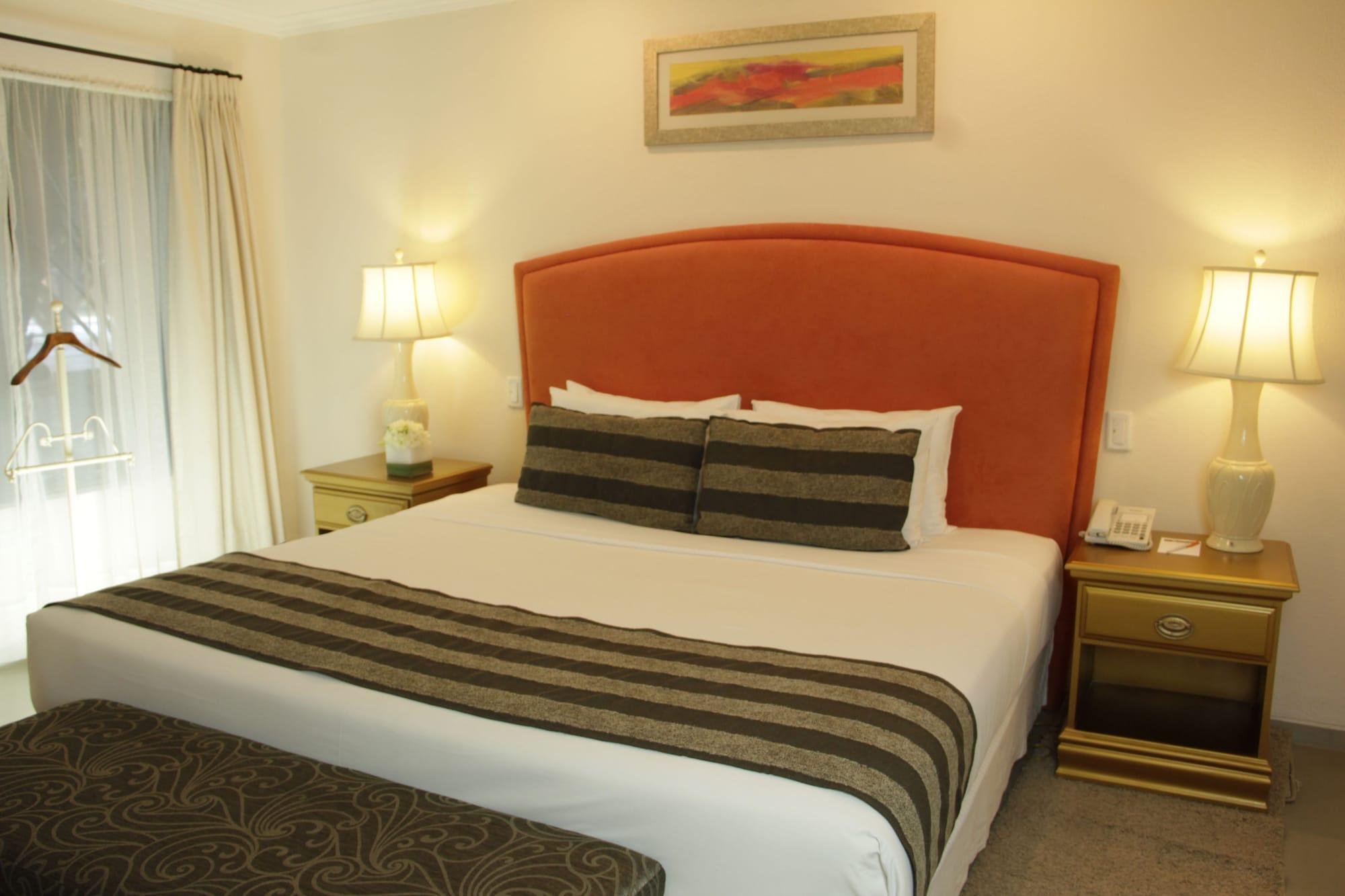 Buganvillas Hotel Suites Санта-Крус-де-ла-Сьерра Экстерьер фото